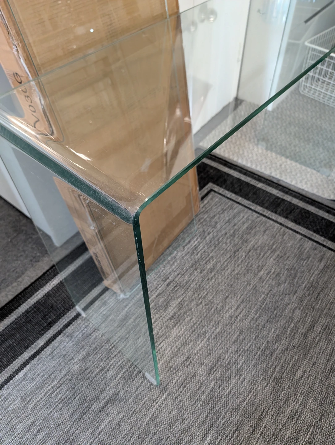 Curved Glass Console Table - photo 3