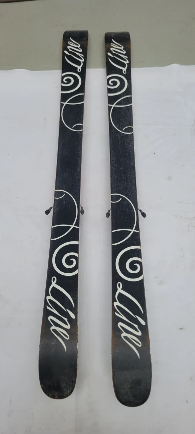 136cm Skis with Bindings - photo 3