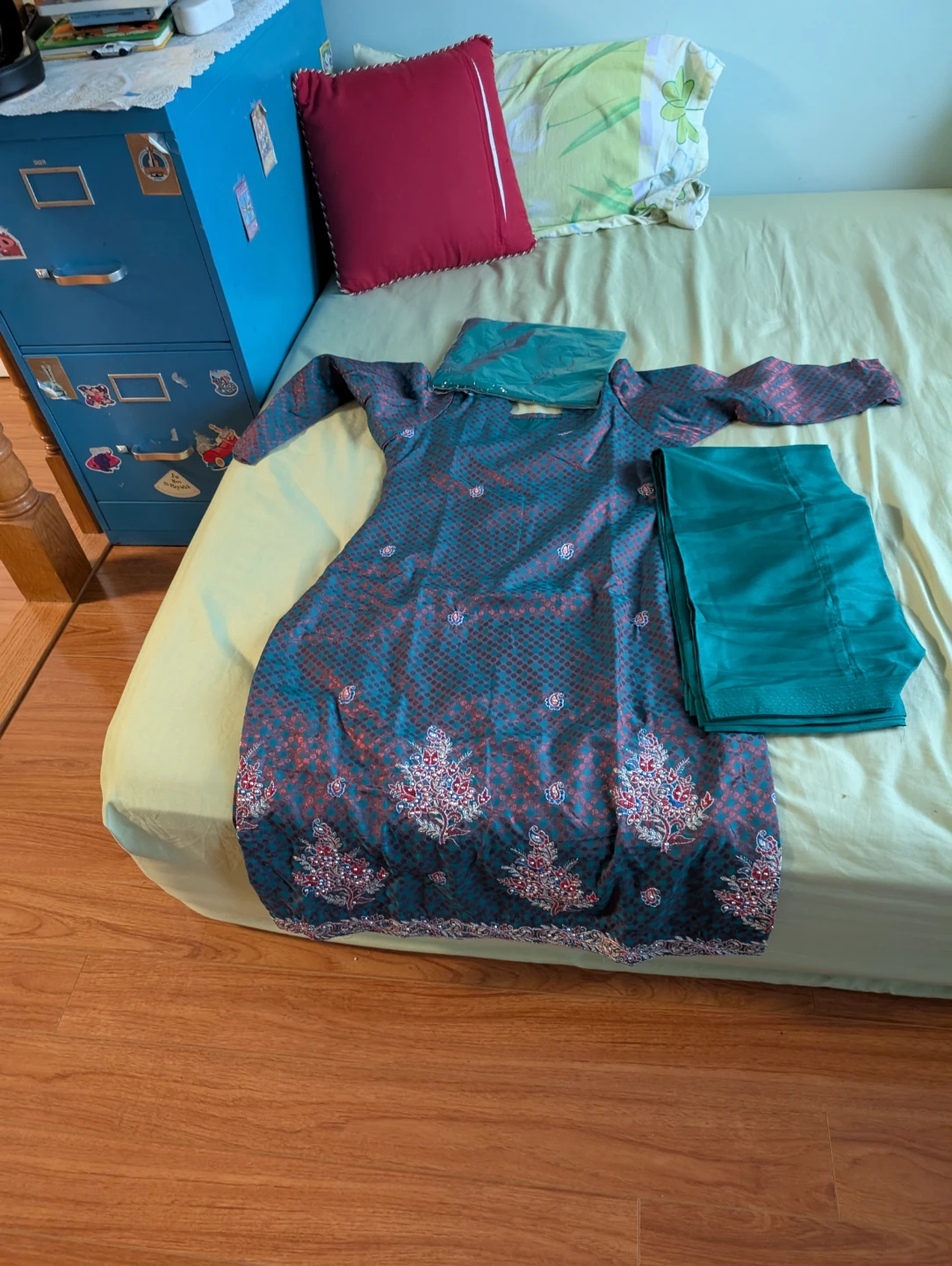 3-Piece Salwar Kameez Outfits $50 for 3 - photo 2