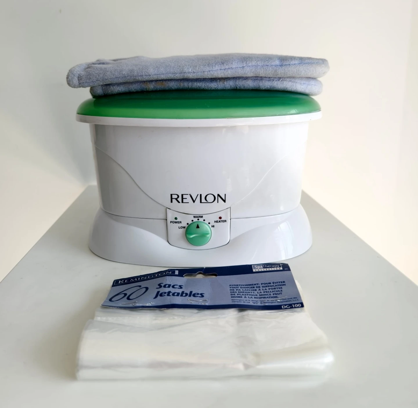 Revlon Paraffin Wax Bath/Spa with Accessories