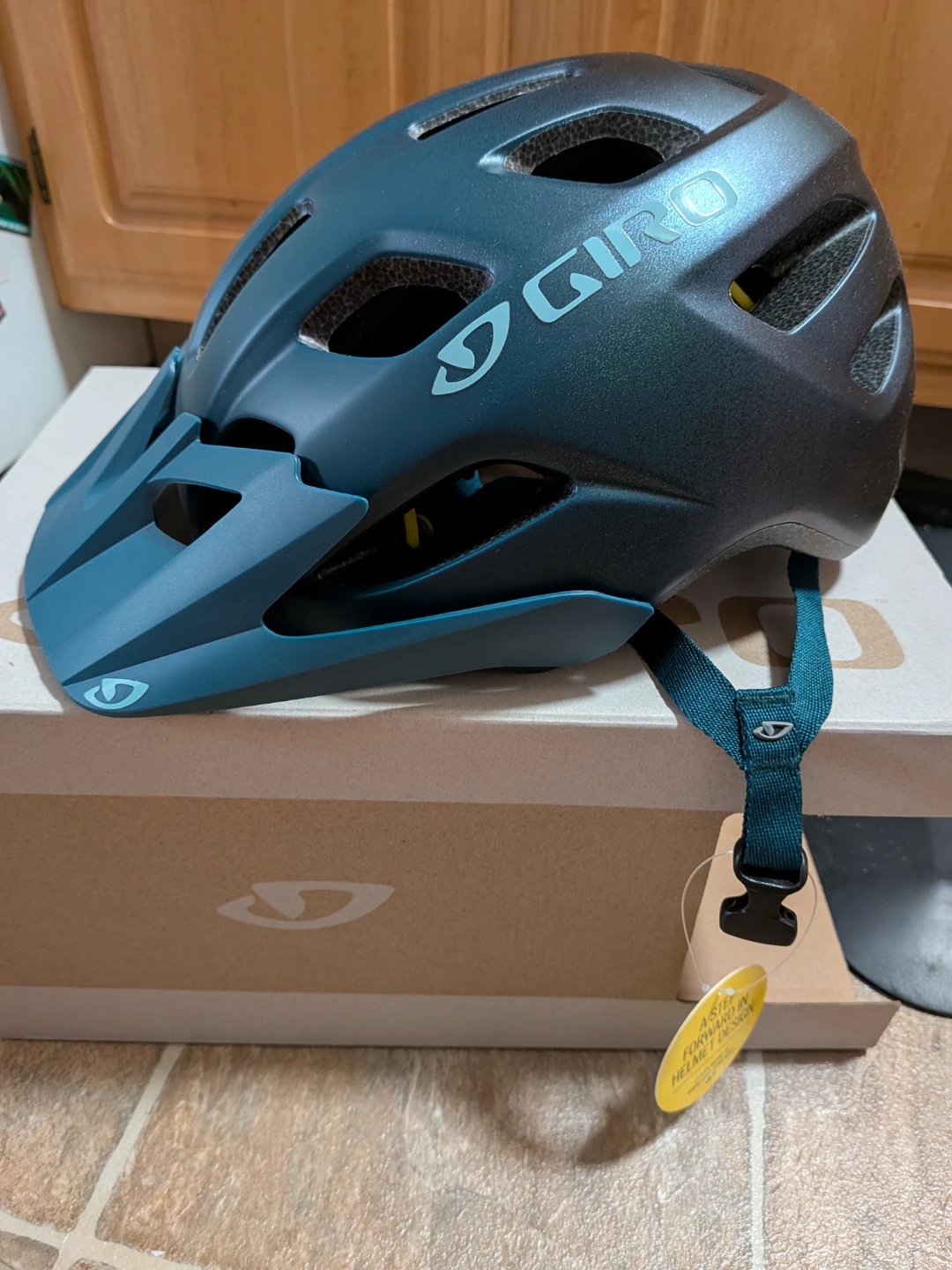 NEW Giro Verce MIPS Women's Universal Fit Cycling Helmet - photo 2