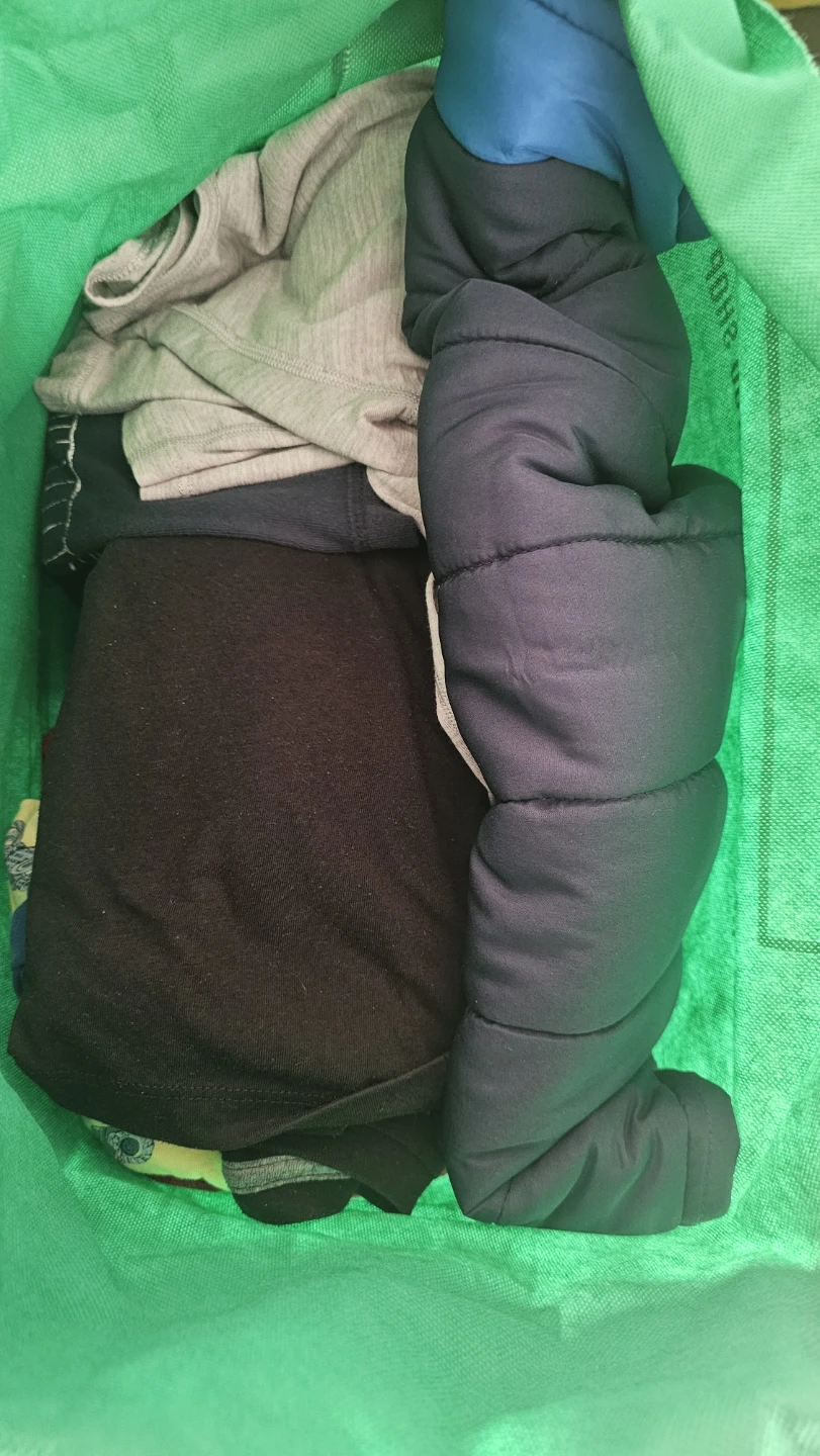 Boys’ clothing bundle and toy – size 6-7 - photo 2
