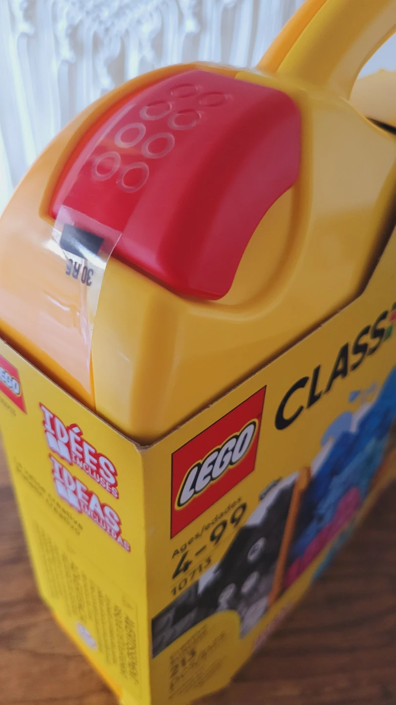 Brand New Sealed LEGO Classic Creative Suitcase – 213 Pieces - photo 4