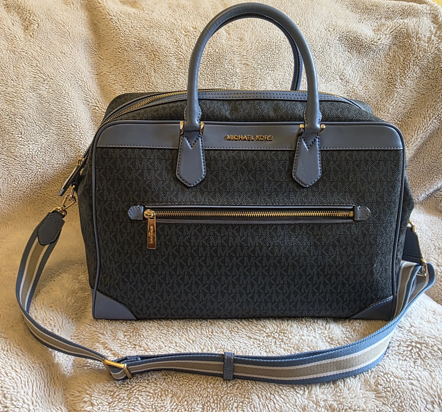 Michael Kors Extra Large Weekender Bag