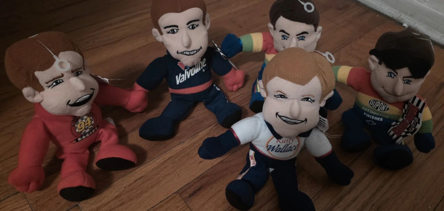 Lot of 5 NASCAR Driver Plush Toys - photo 4