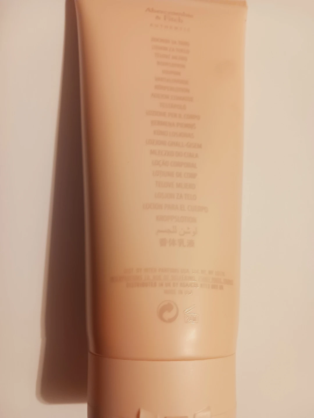 New !! Abercrombie & Fitch Body Lotion for Woman 6.7 oz - photo 4