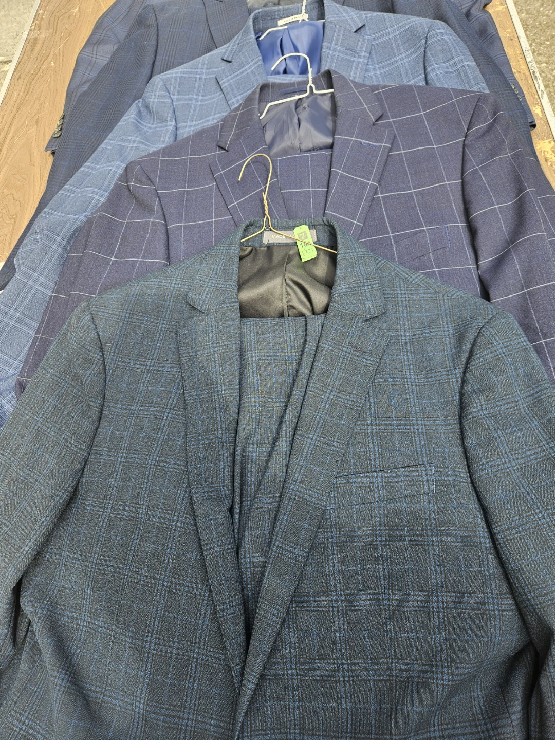 5 used suits. Size 42L - photo 2