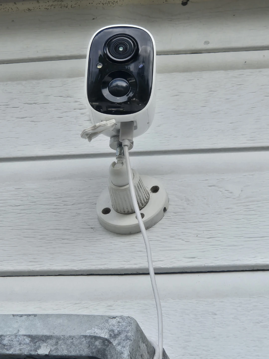 Smart Security Camera with Solar Panel - photo 3