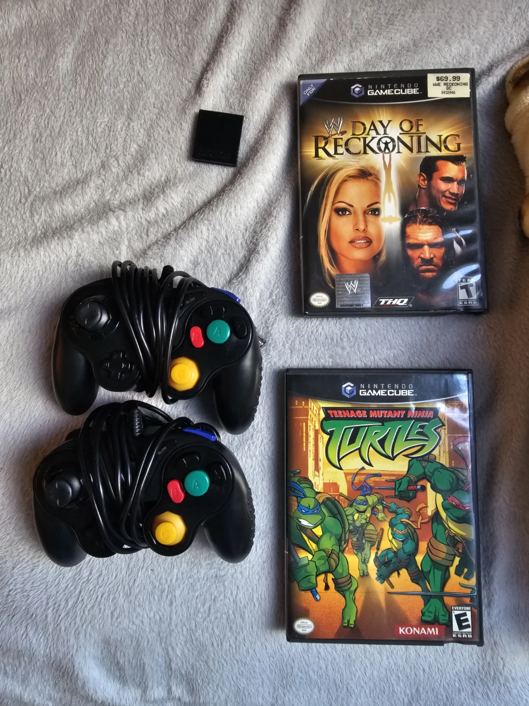 Nintendo GameCube controller and game bundle