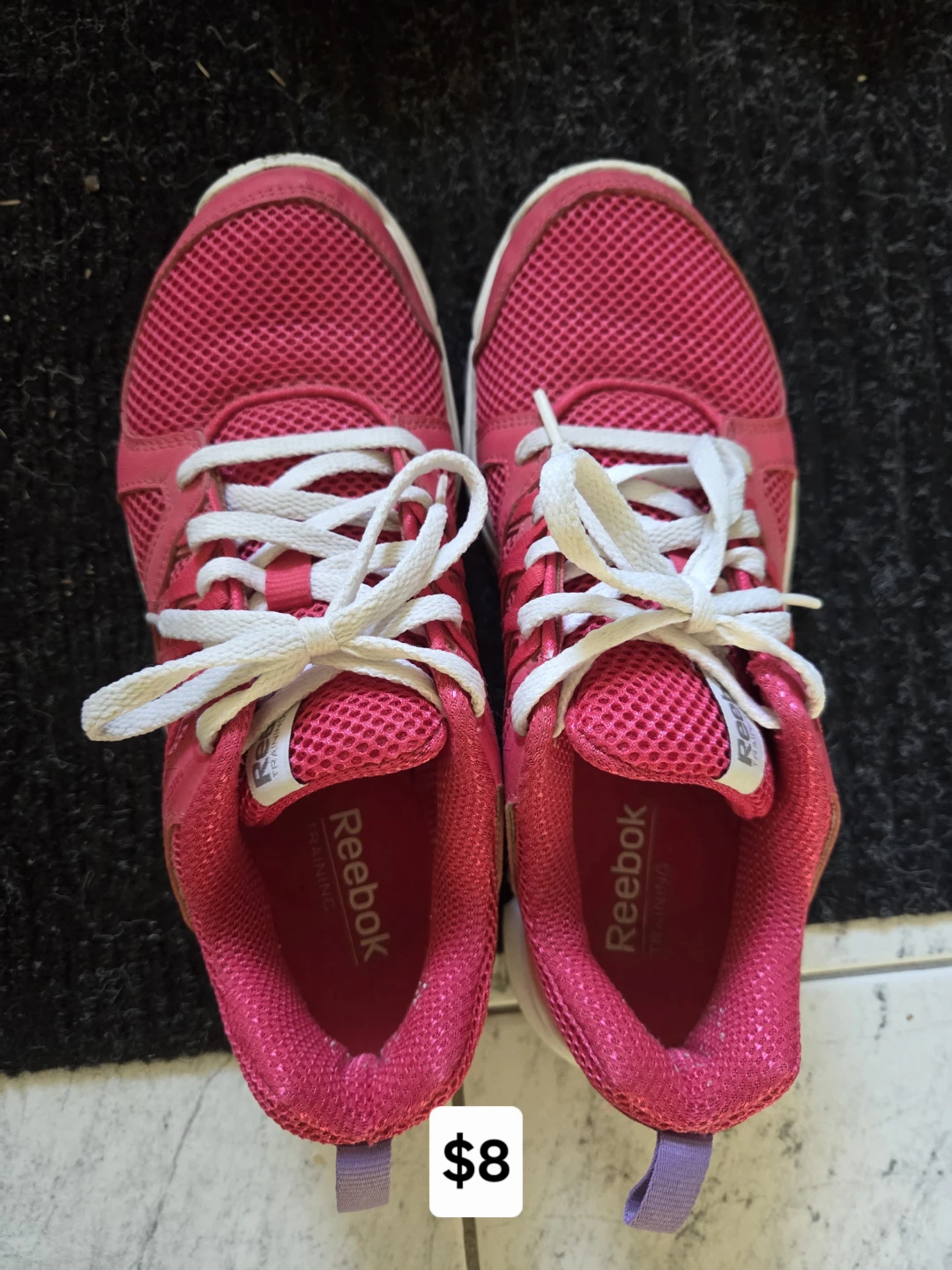 Lightly worn women shoes