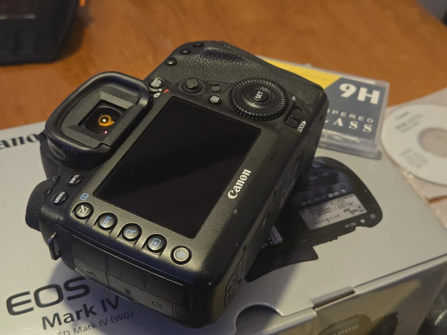 Canon EOS 5D Mark IV with extras - photo 4