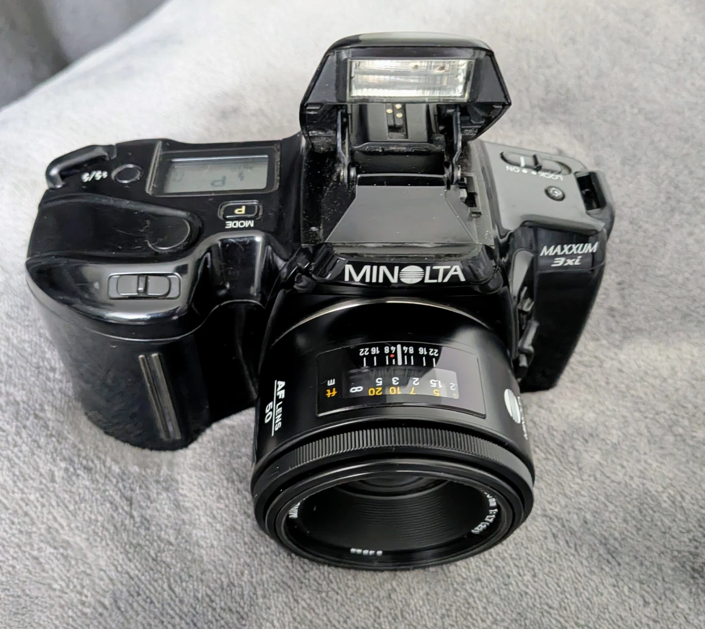 Minolta Maxxum 3xi 35mm Film Camera with 50mm Lens - photo 2