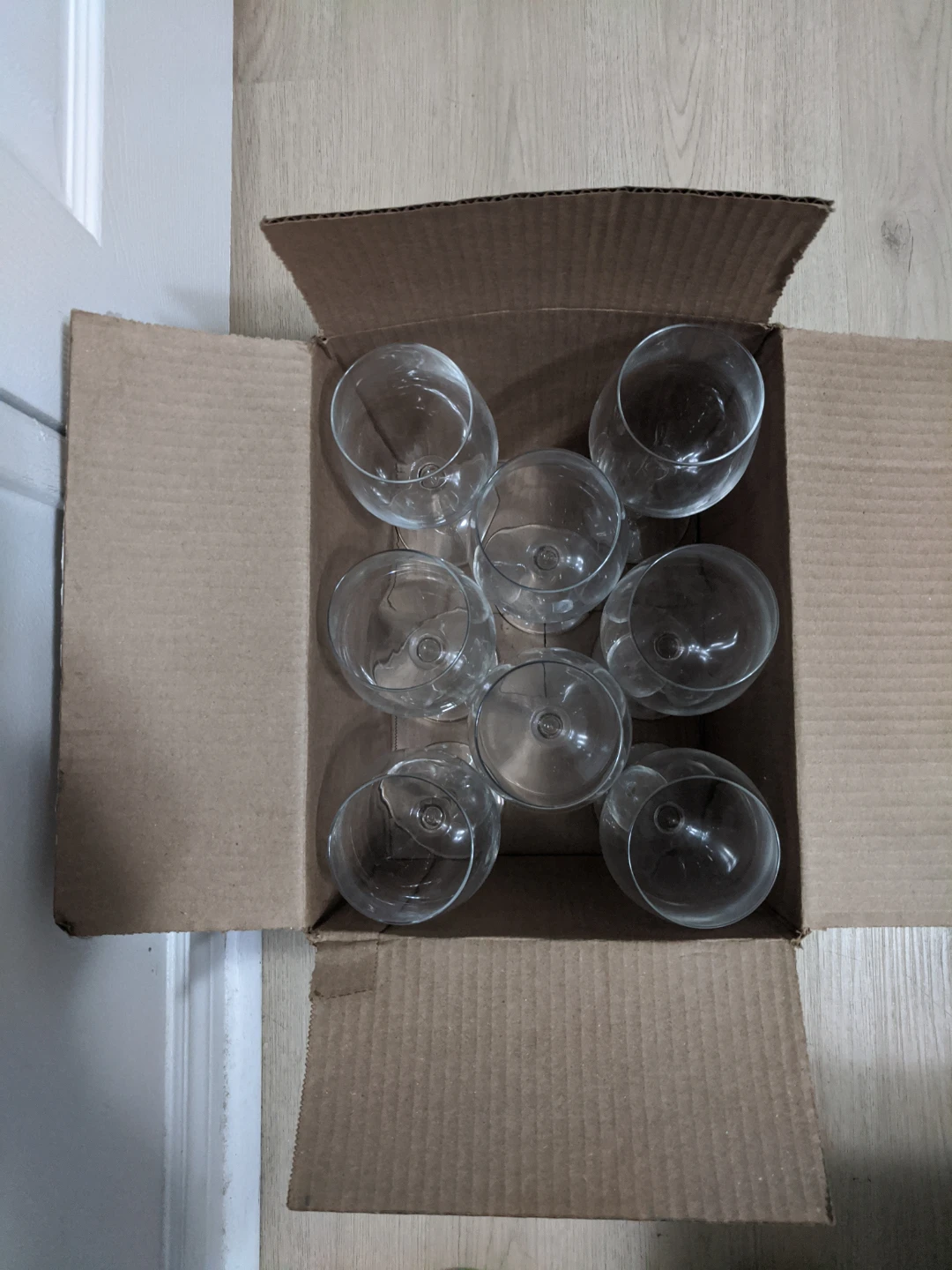 Set of 8 Clear Wine Glasses - photo 2