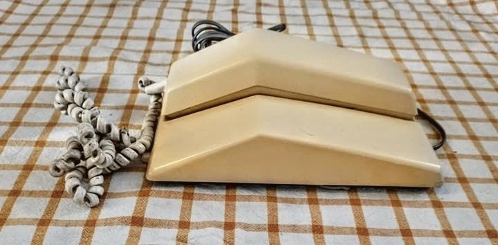 Vintage  Northern Electric Contempra rotary phone