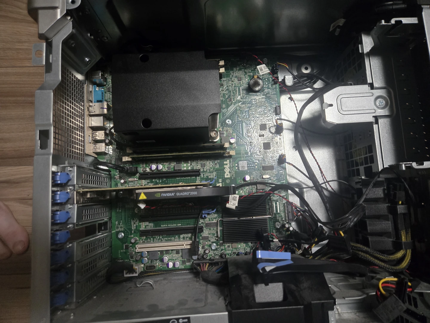 Dell Precision Tower 5810 Workstation - photo 5