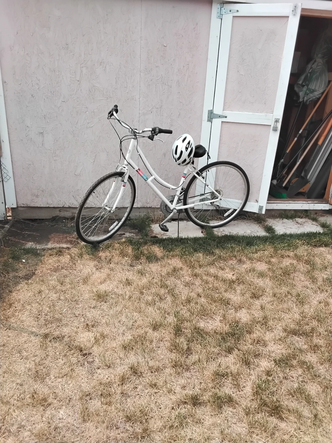 White Cruiser Bicycle with Helmet