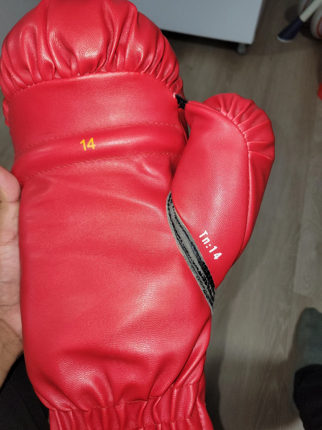 Everlast Red Boxing Gloves Size 14 - photo 4