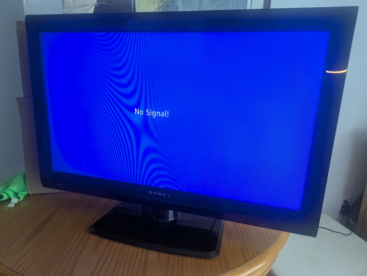 Dynex 32-inch LCD TV