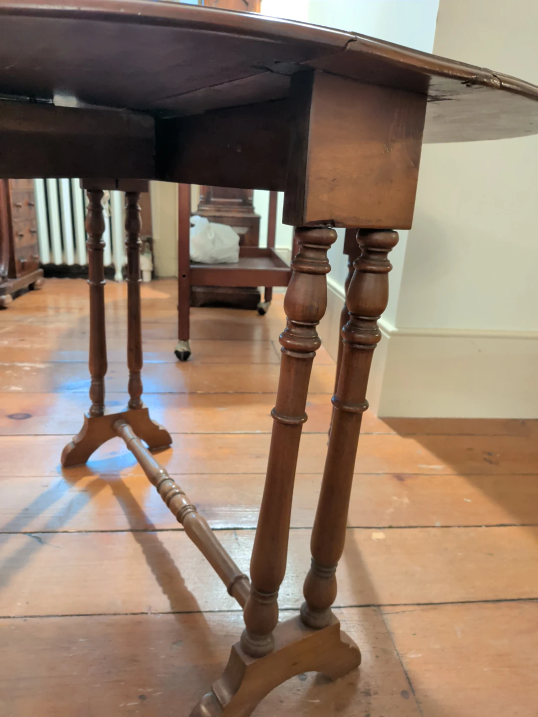 Drop Leaf Gateleg Table - photo 4