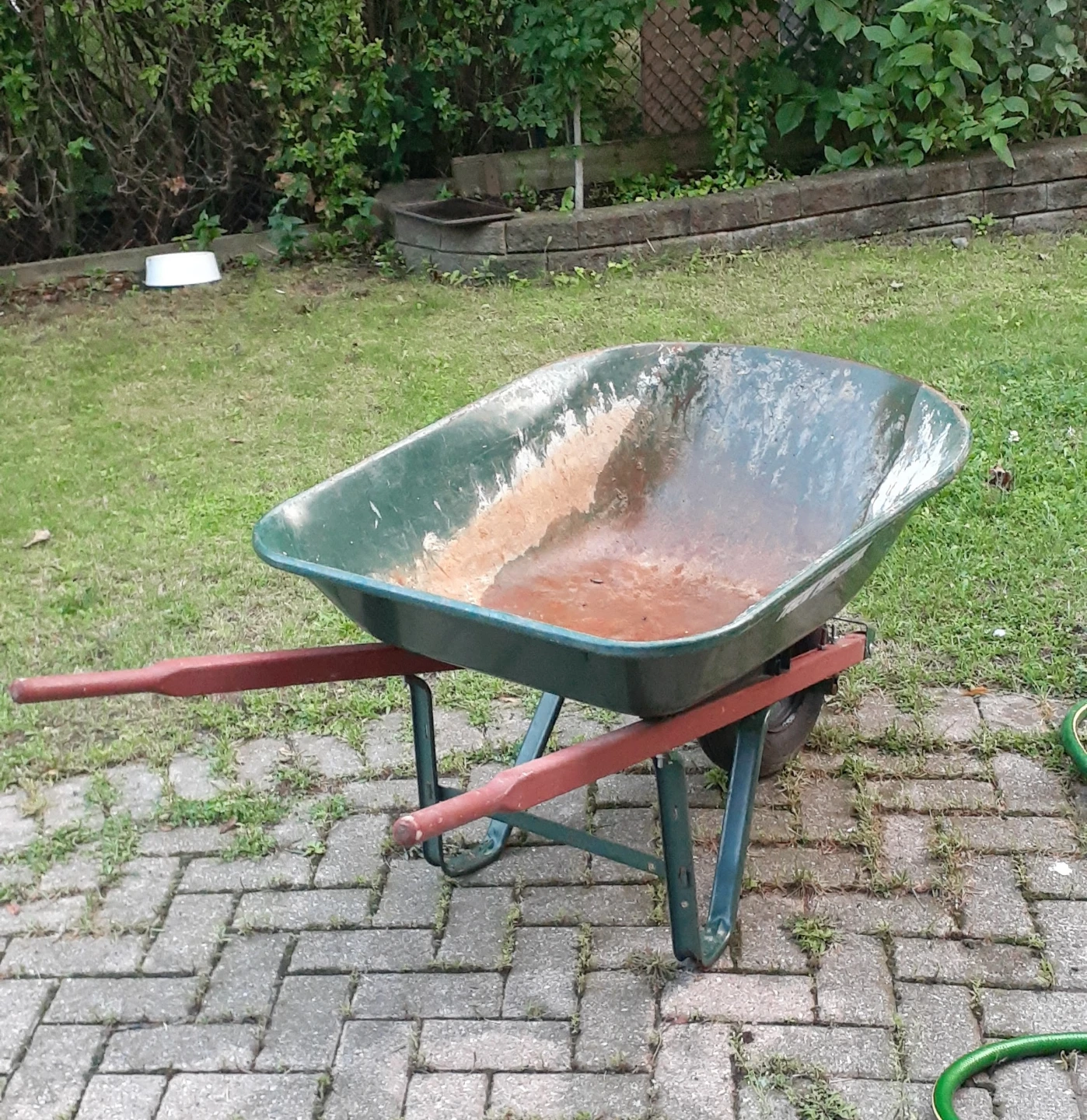 True Temper Wheelbarrow