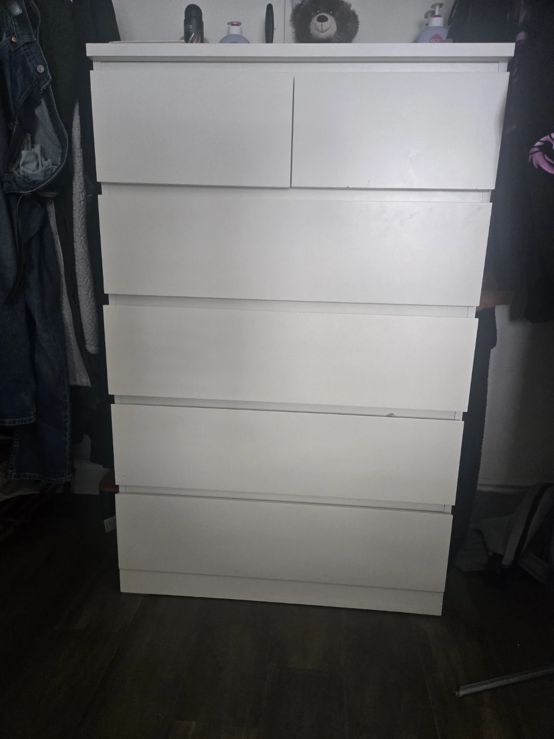 White 6-drawer dresser