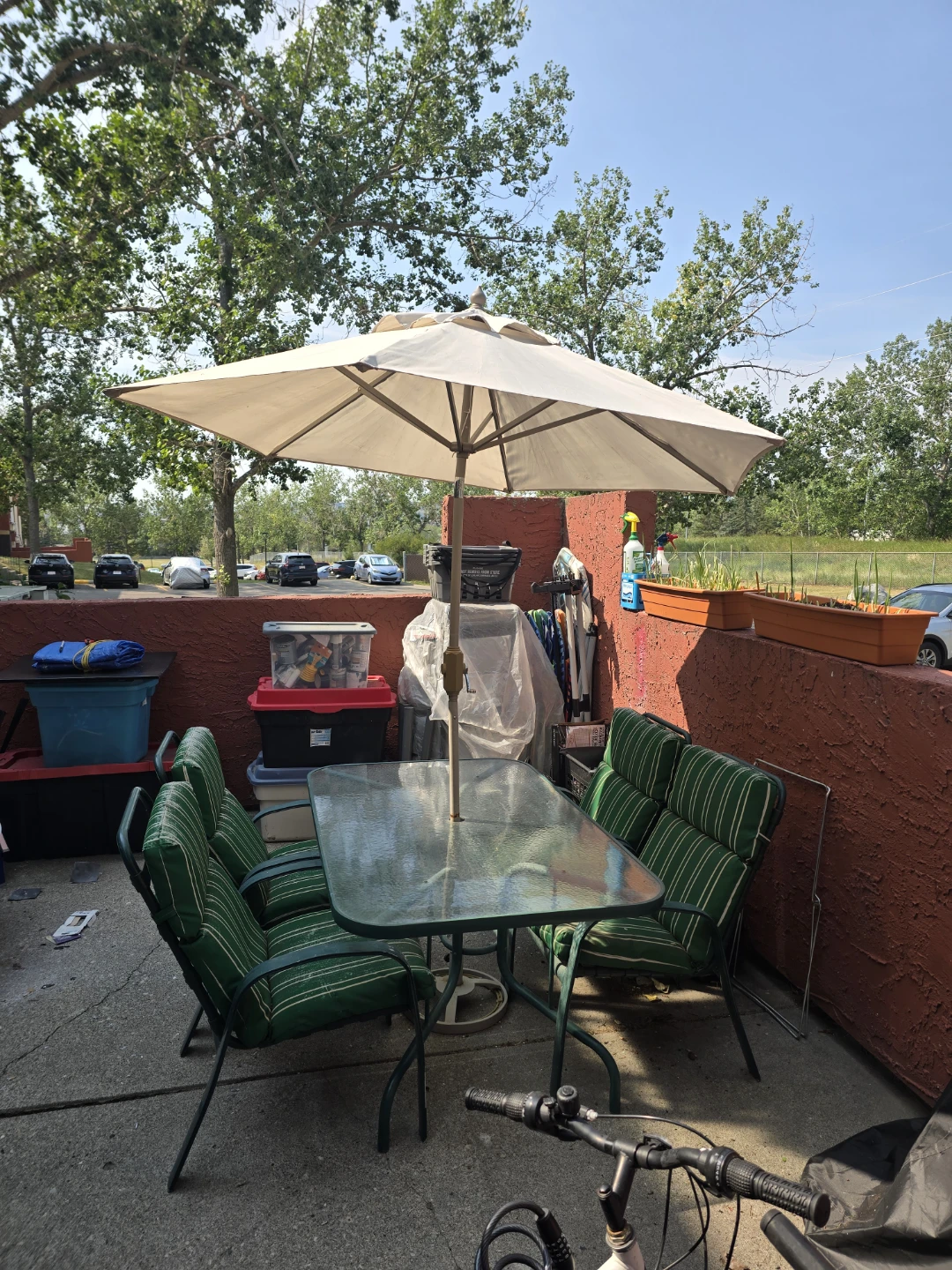 Patio glass table with 4 chairs and cushions - photo 2