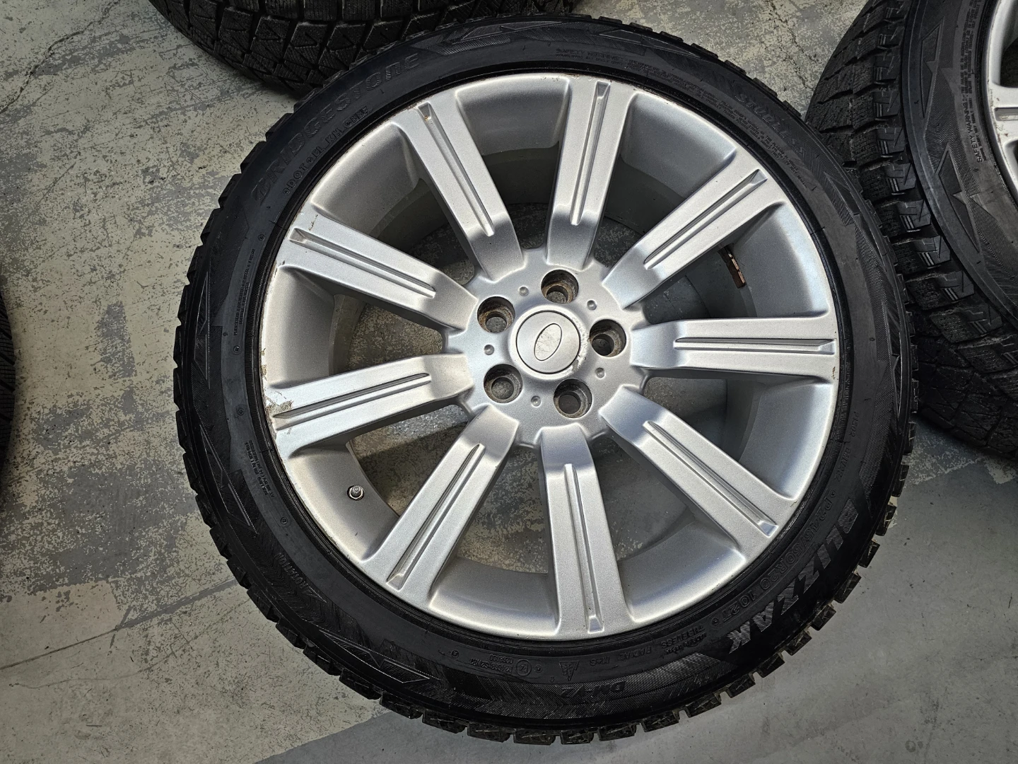 RANGE ROVER SPORT WINTER TIRES ON O.E.M RIMS 245/50 R20 - photo 2