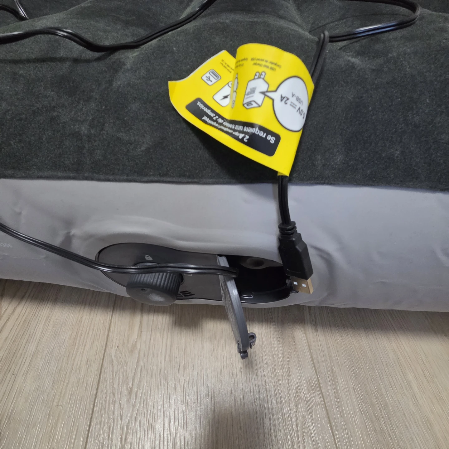 Intex Queen Dura-Beam Air Mattress with USB Pump - photo 5