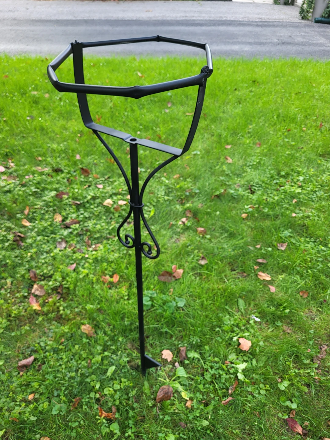 Black Metal Garden Planter Stand - photo 2