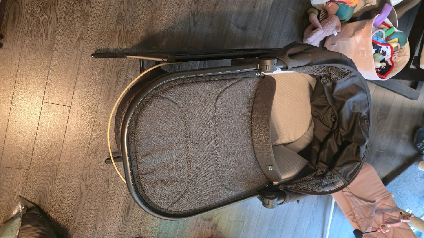 Uppababy bassinet v3 with jolly jumper rocker - photo 3