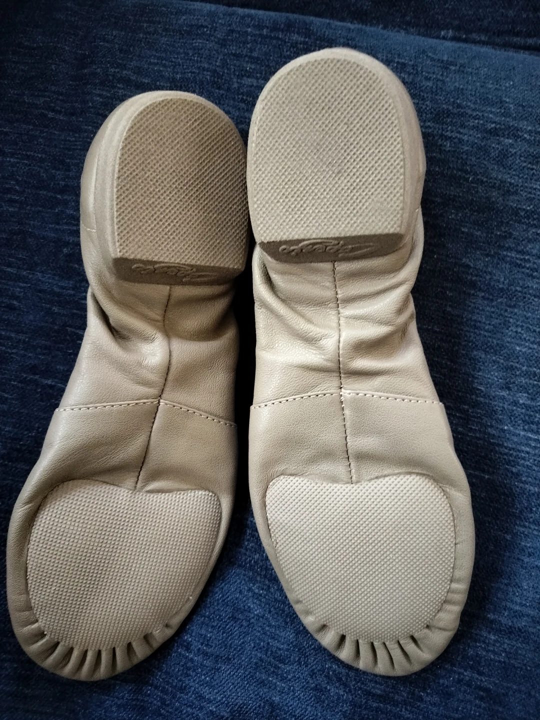 Capezio Beige Leather Jazz Shoes size 7 - photo 2