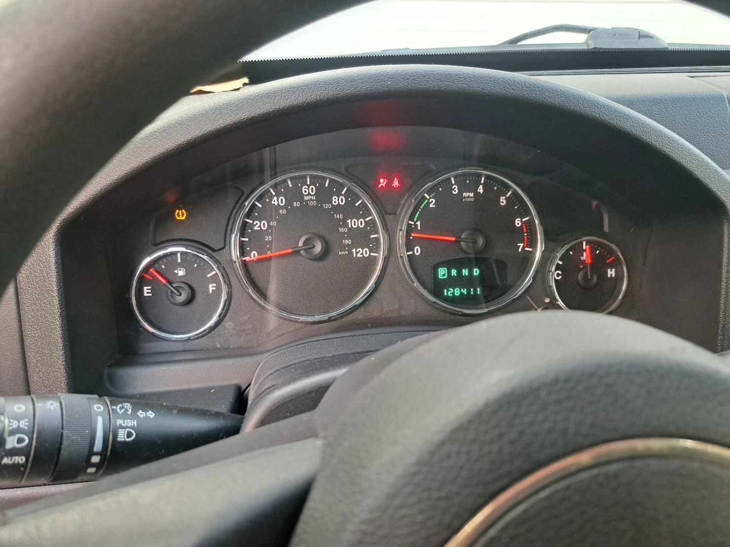 Silver Jeep Liberty 4x4 SUV - photo 4