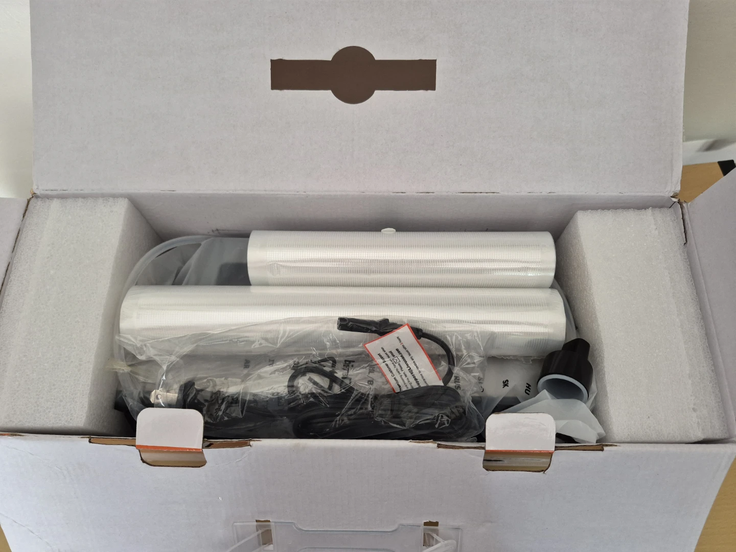 LIWUNON Vacuum Sealer Machine with Rolls - photo 5