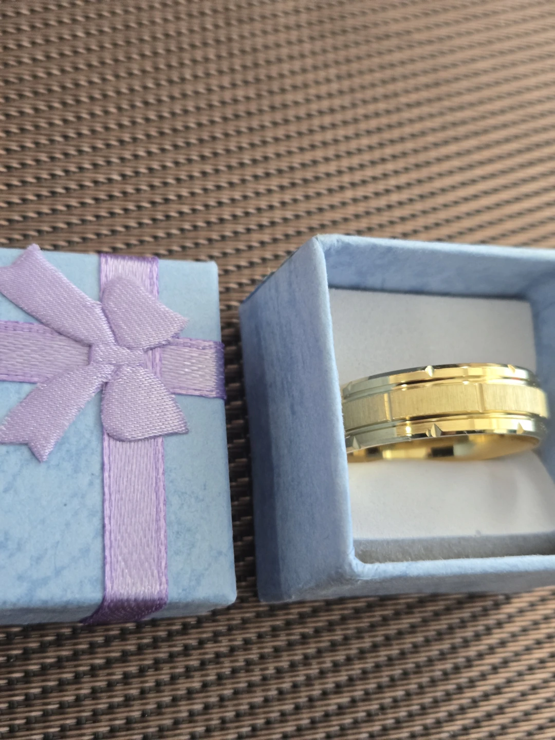 Gold Wedding Band Ring with Gift Box - photo 2