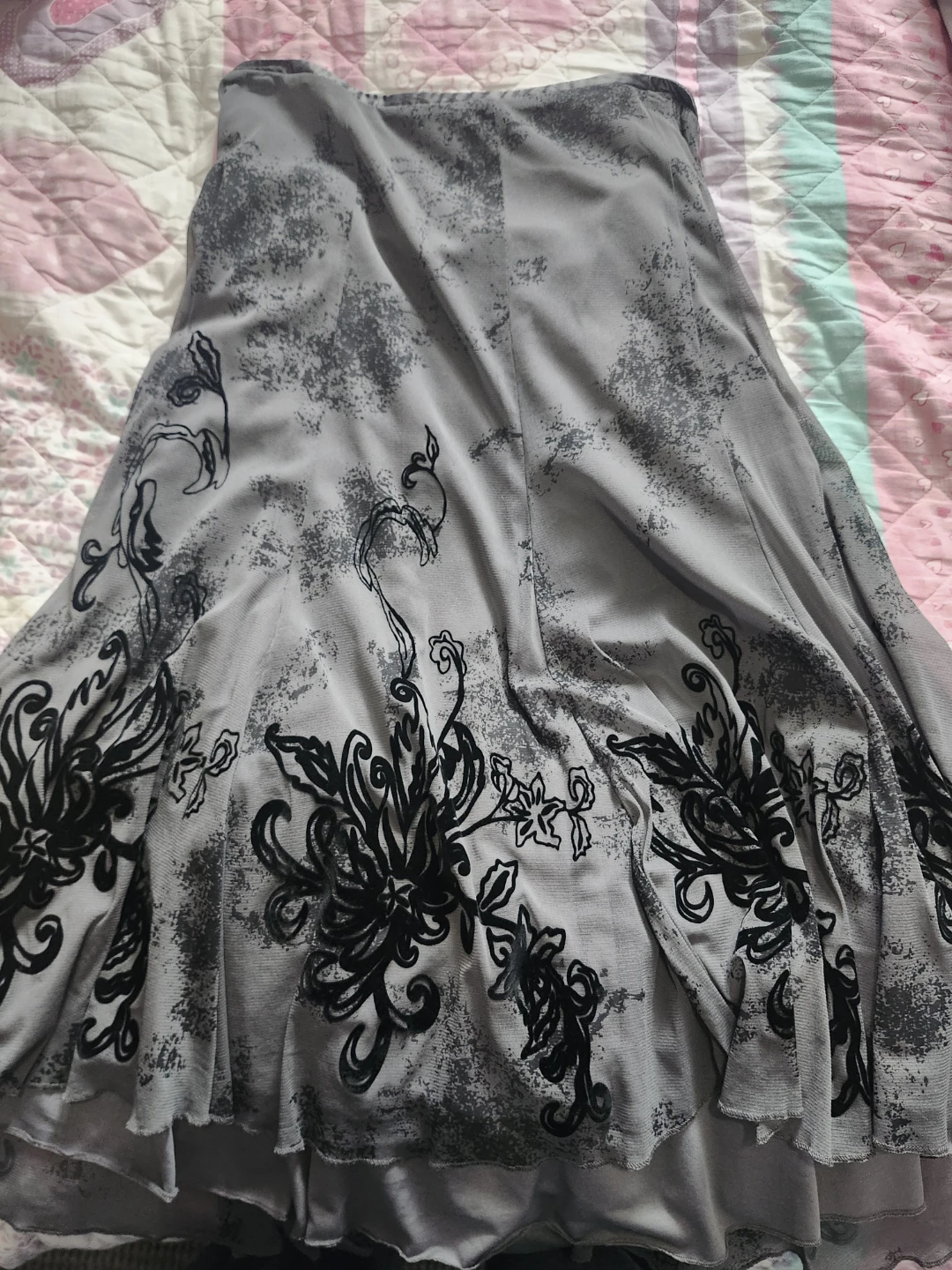 Black Embroidered Grey Flowy Skirt 2000's Alternative