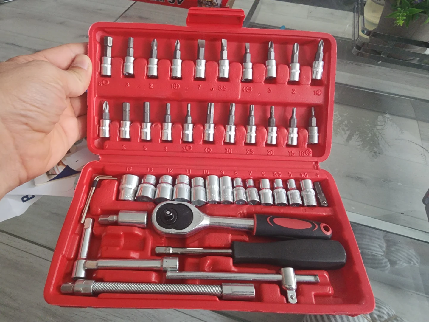 Socket and Bit Set with Ratchet