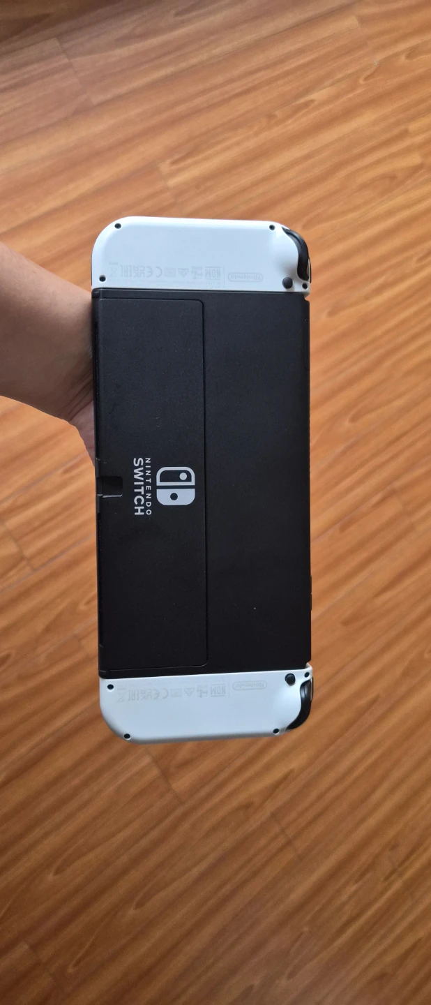 NINTENDO SWITCH OLED - photo 2