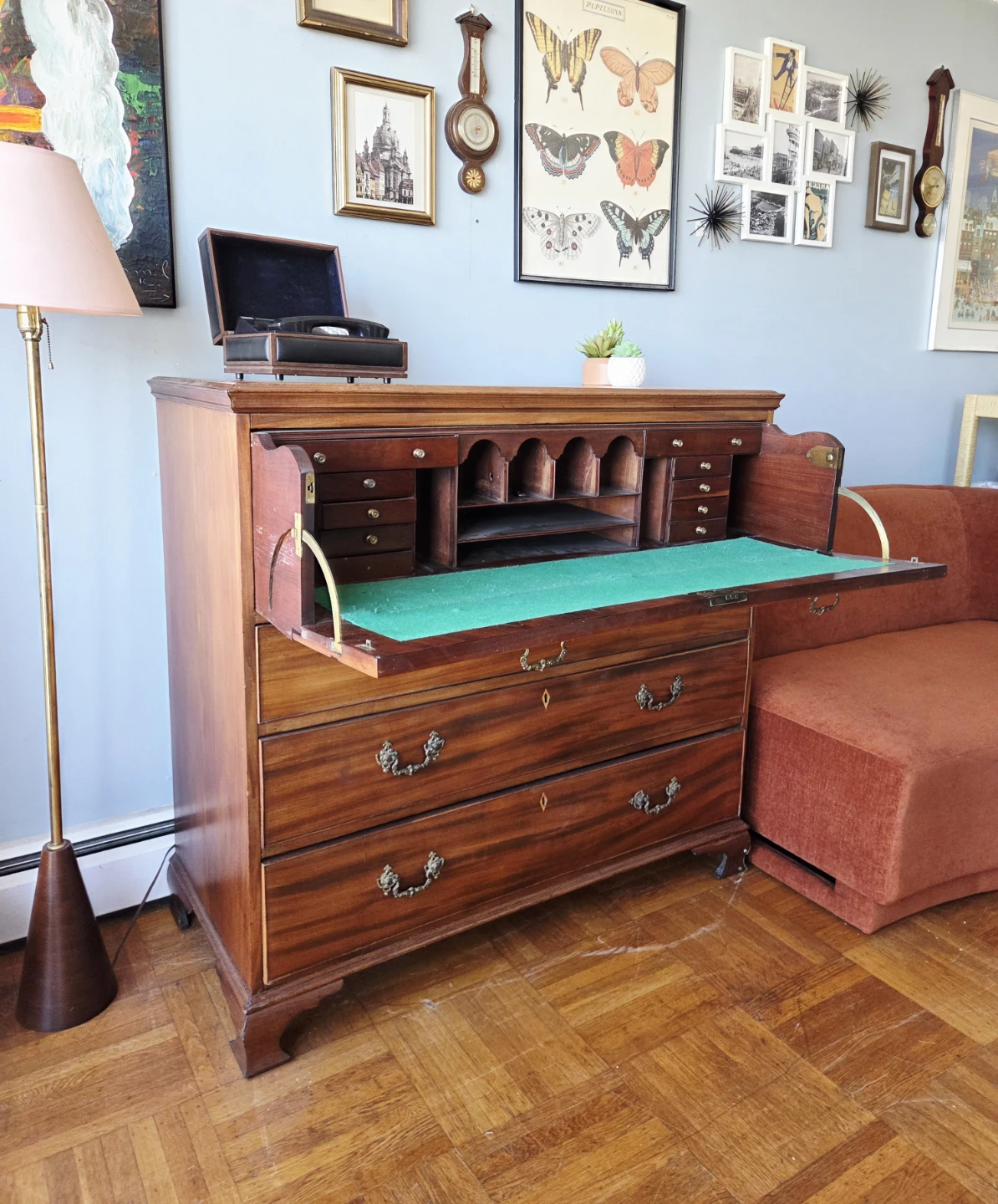 Antique Solid Wood Mahogany Butler Desk (Delivery Available)