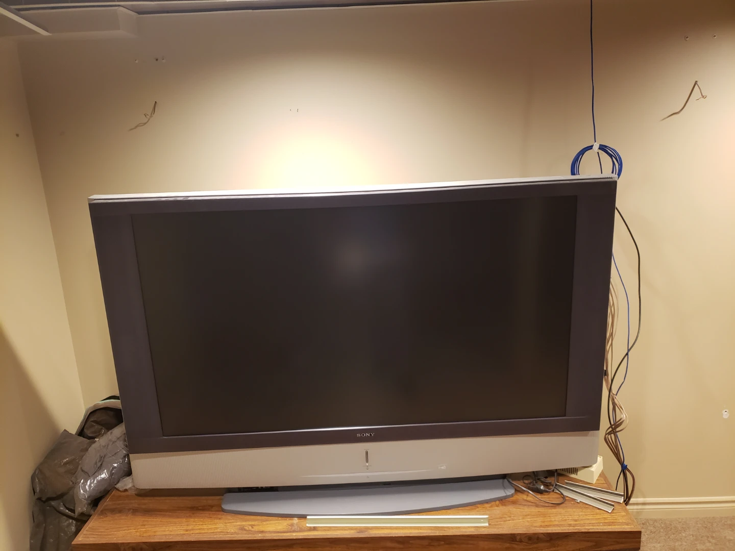 Sony rear projection television - photo 2