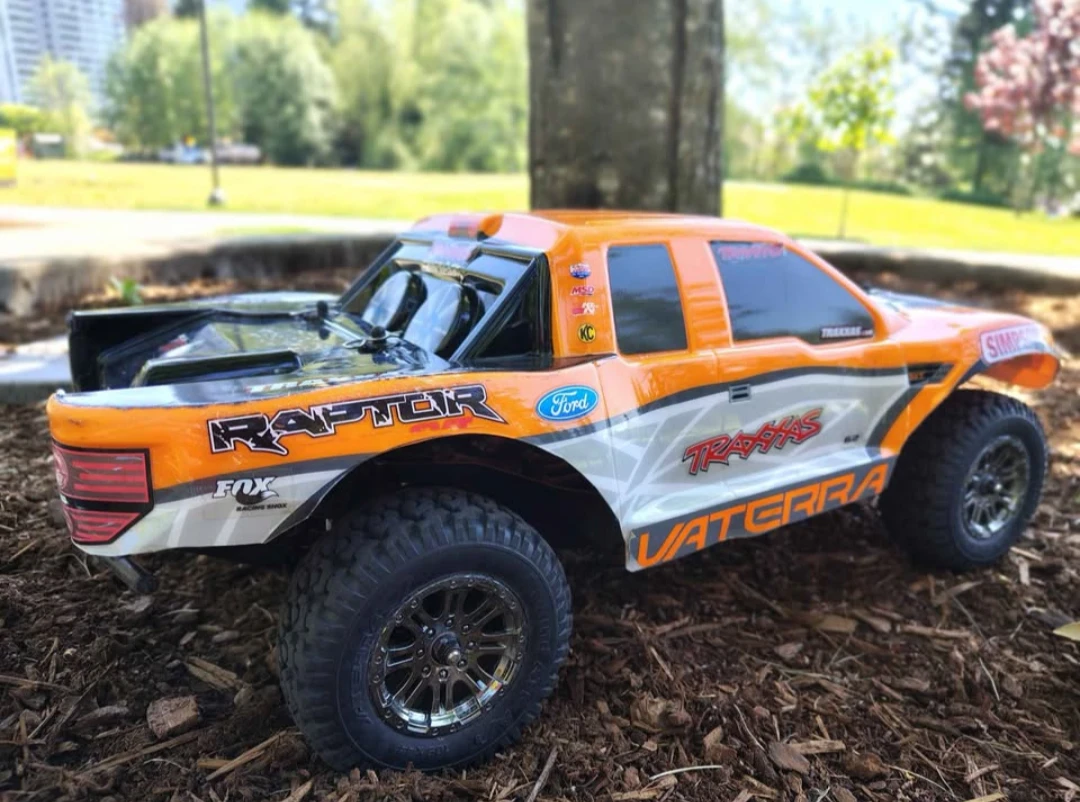 Vaterra Ford Raptor 1/10 4WD RC Truck - Full RTR Bundle - photo 2