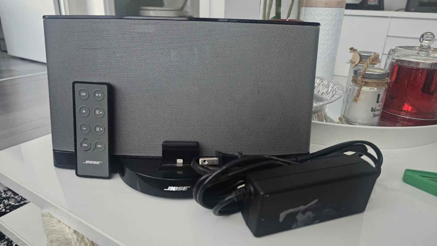 Bose SoundDock Series III + Remote