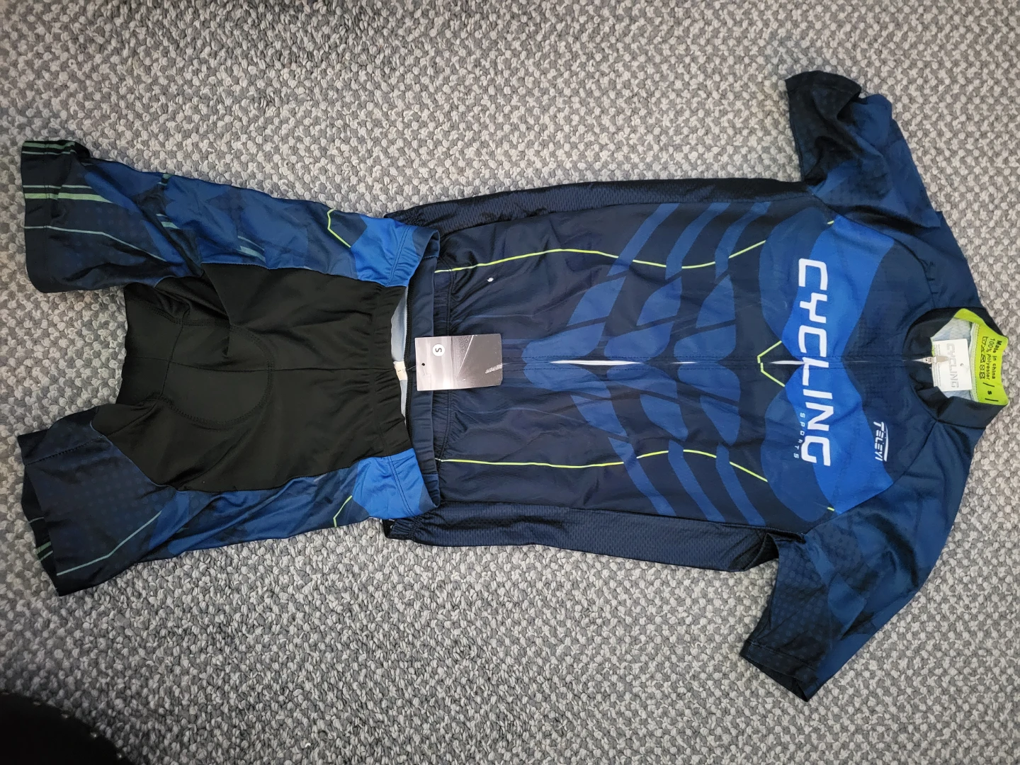Cycling Jersey and Shorts Set - Small - photo 2