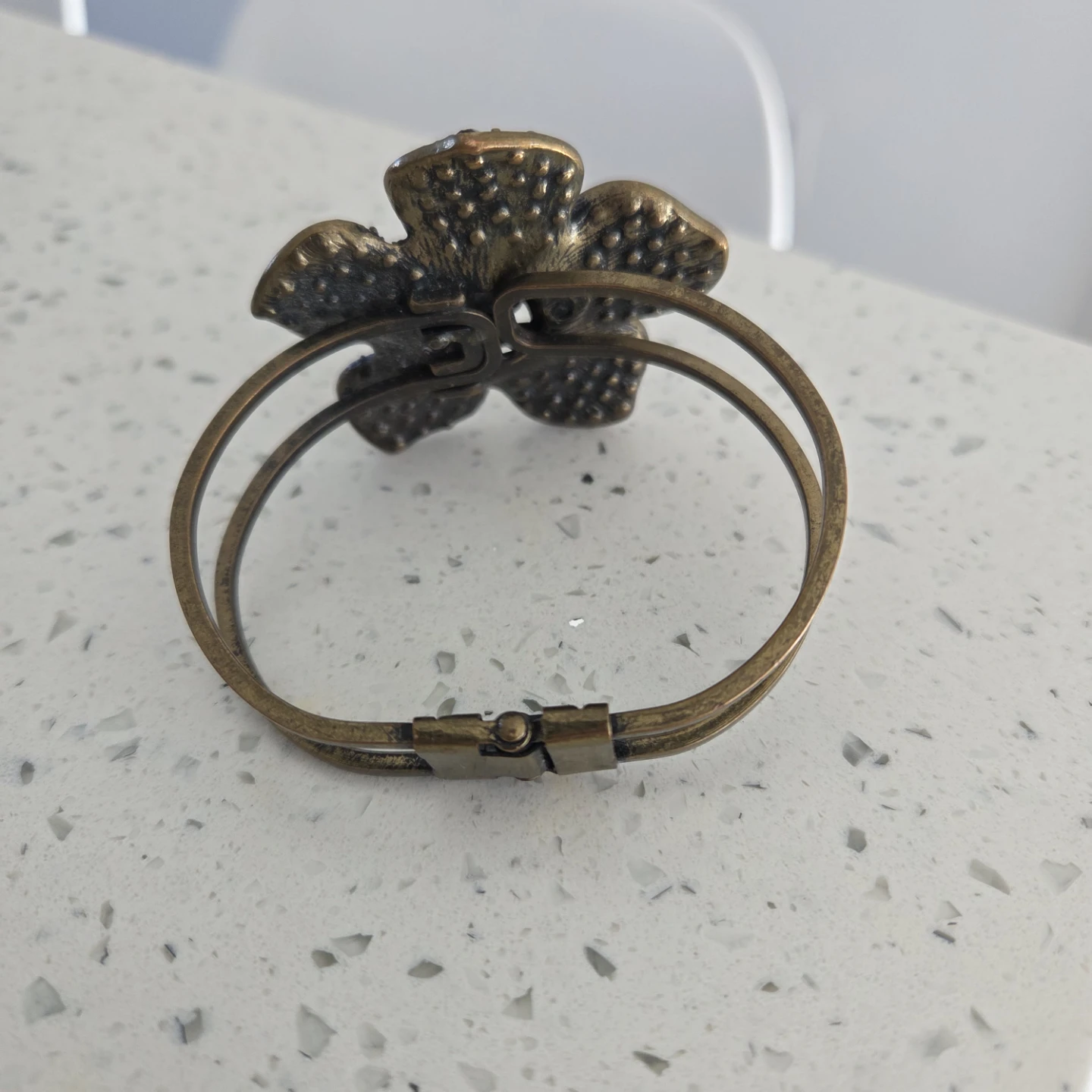 Sparkly Flower Cuff Bracelet - photo 5
