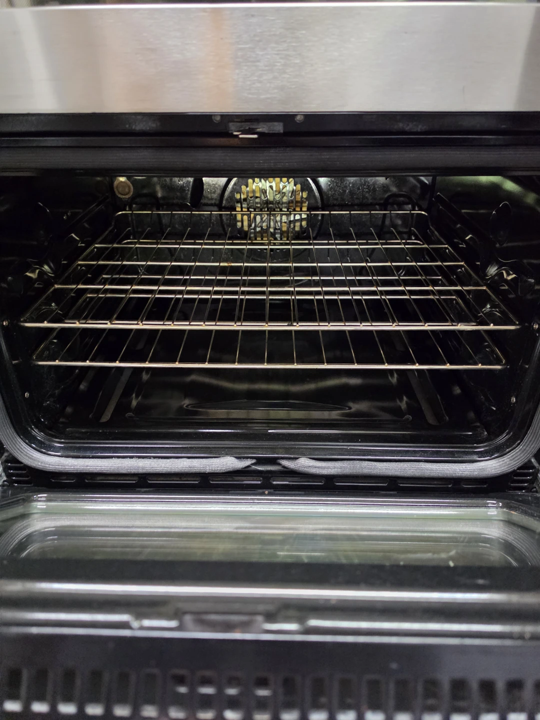 GE profile 30in Stainless steel gas stove - photo 2