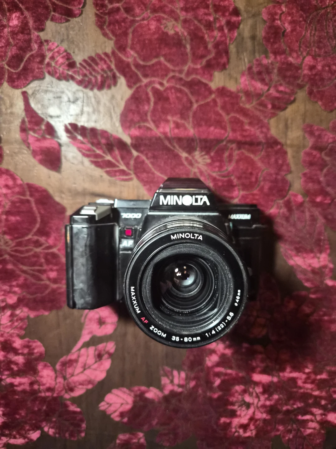 As is - Minolta Maxxum 7000 AF SLRCamera with 35-80mm Zoom Lens