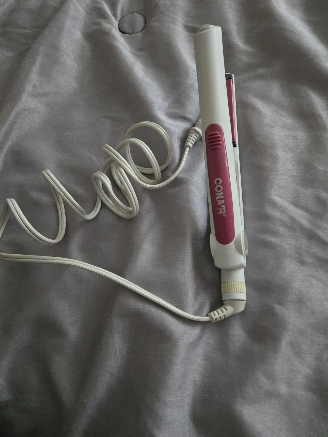 Conair hair straightener white and pink