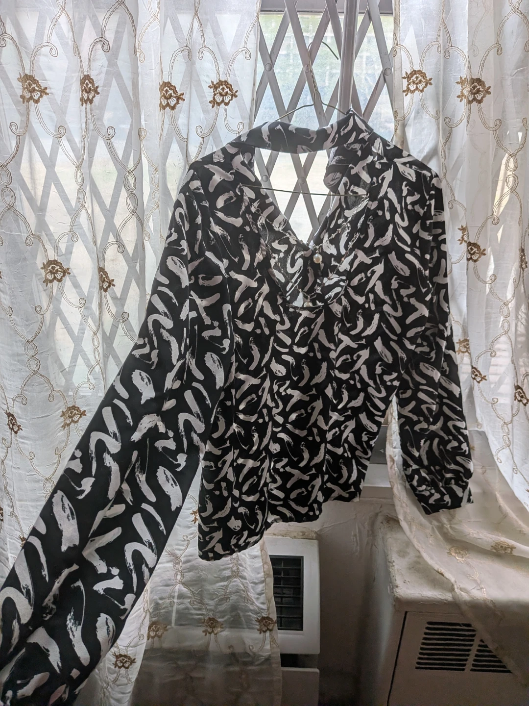 Lady Classic Fashion Black & White Print Blouse - photo 4