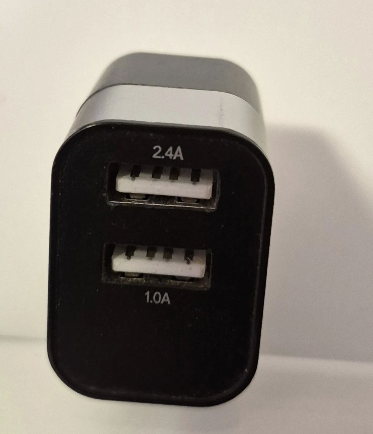 USB Wall Charger - Dual Port - photo 2