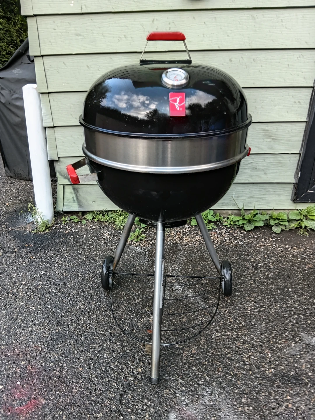 Weber Premium Kettle Charcoal Grill