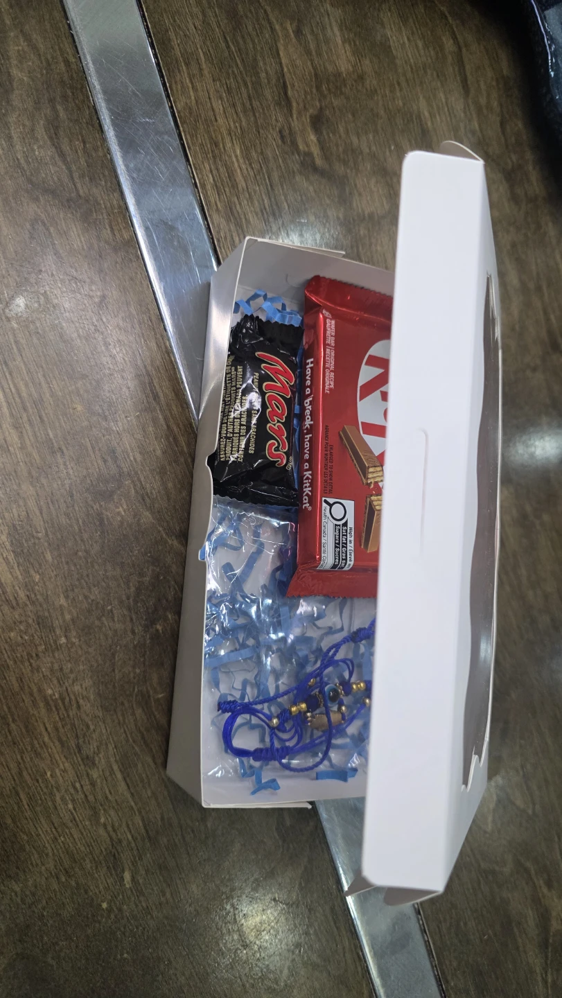 Gift Box with Kit Kat, Mars Bar, and Rakhi - photo 2